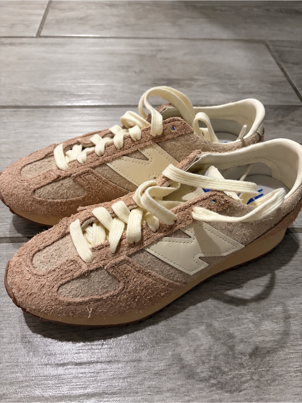Size 4.5 - New Balance 471 Bisque Flat Taupe Unisex Beige Shoes NWOT